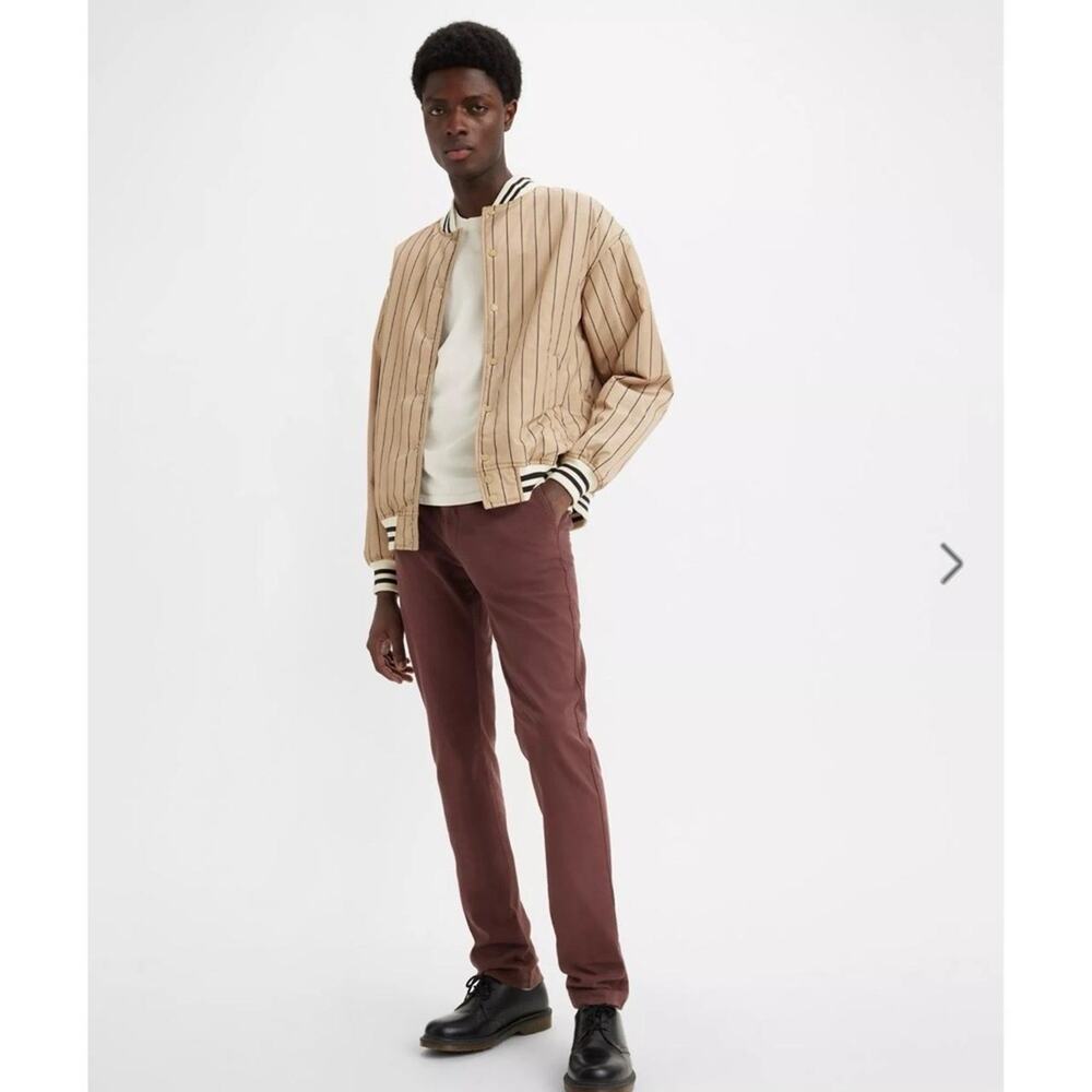 Levi's XX Chino Standard‎ Tapered Burgandy Chino Pants Size 33 x 32 trendy comfy